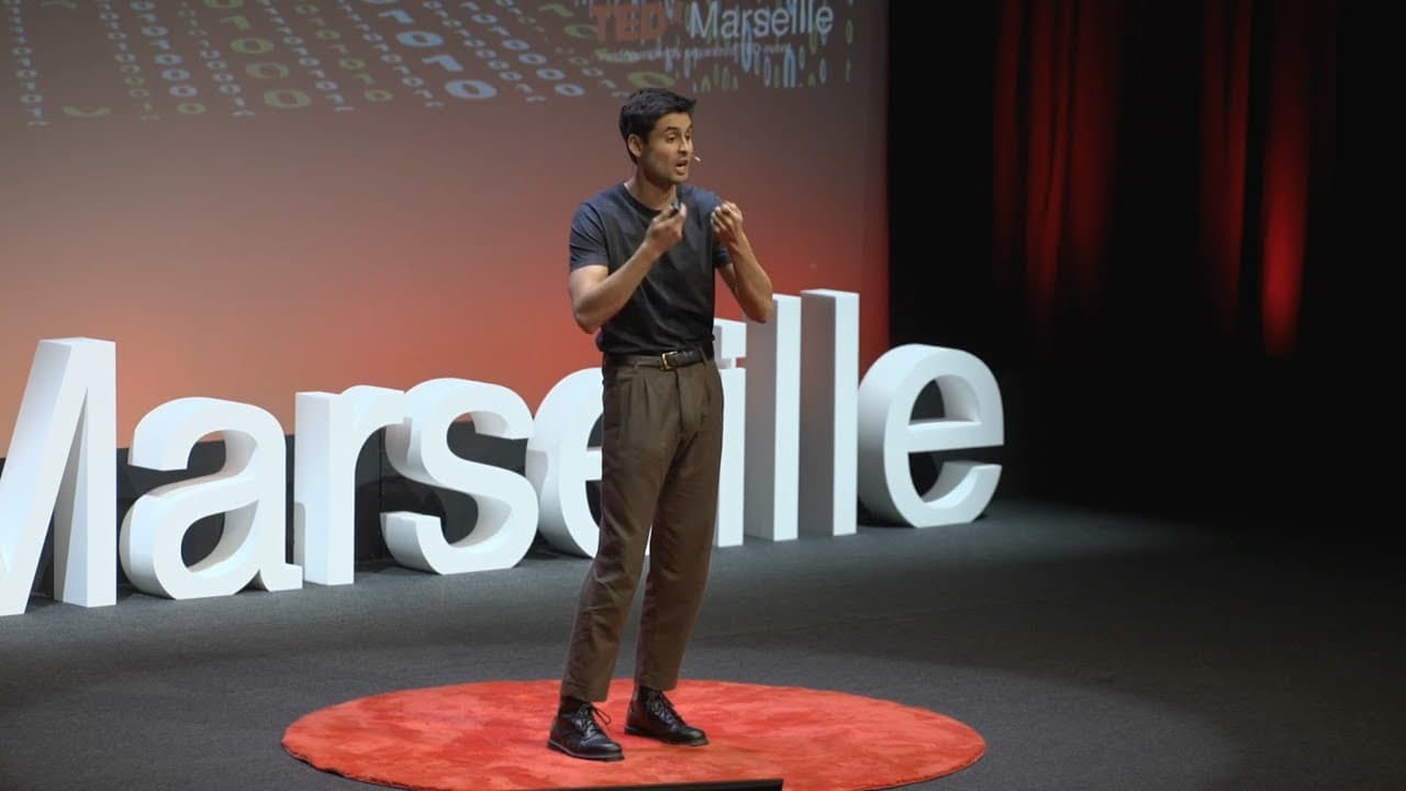 Valentin Brel on the TEDx stage